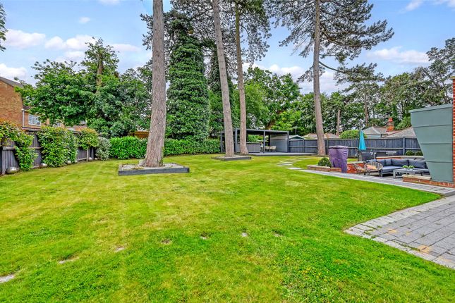 1, Kensington Way, Essex photo 4