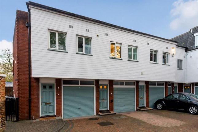 Property to rent in Mulberry Close, Hampstead