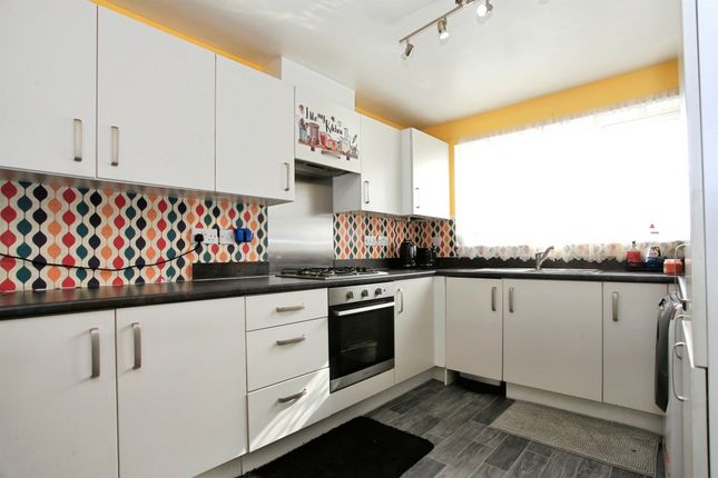 35, Apricot Close, Peterborough photo 2