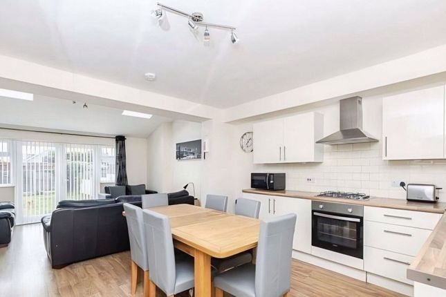 299 Wallisdown Road, Poole photo 2