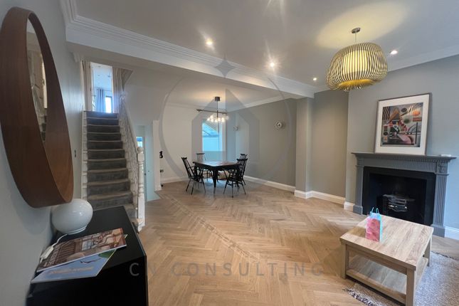 Crabtree Lane, London photo 2