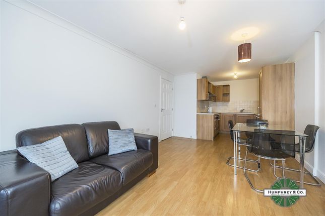 Property to rent in Maltings Close, London