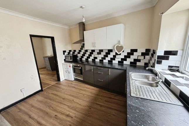 24a, SWANSEA photo 2