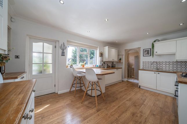 3, Cemmaes Court Road, Boxmoor photo 4