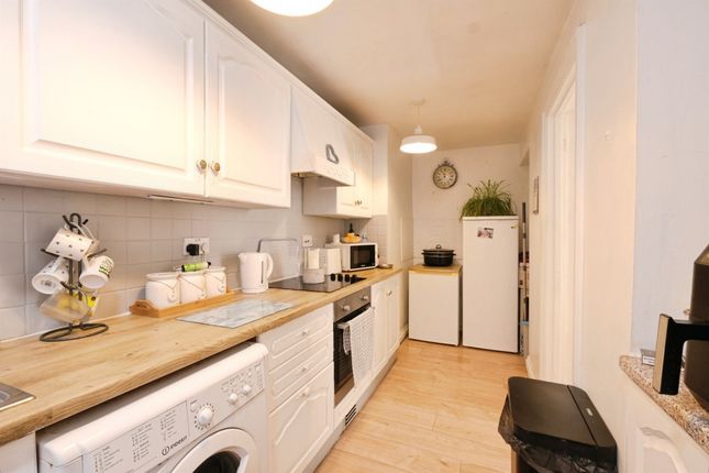 19, Hafodarthen Road, Abertillery photo 4