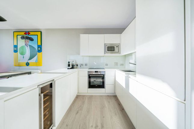 Flat for sale in Amelia Street, Elephant And Castle, London