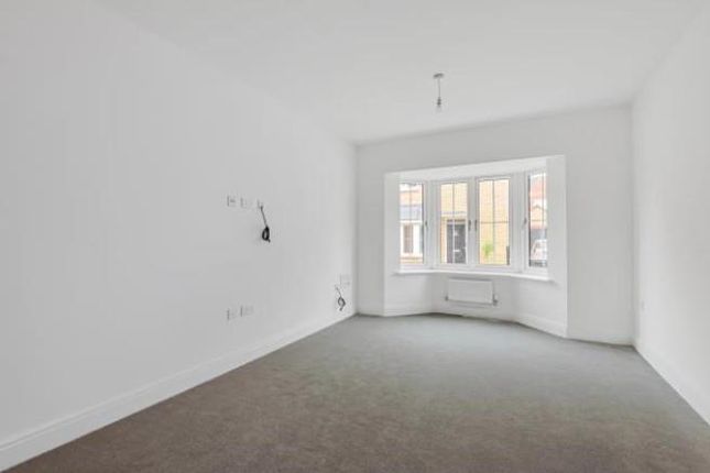 8 BUXTON CLOSE, Buxton Close, Kingsmere, Bicester photo 4