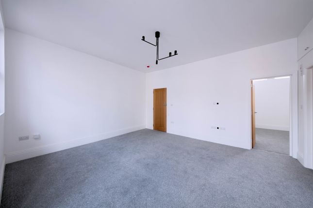Flat 2, 83A, Queen Street, Maidenhead photo 5