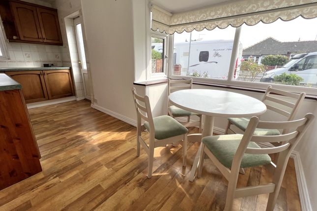 283, West Drive, Thornton photo 4