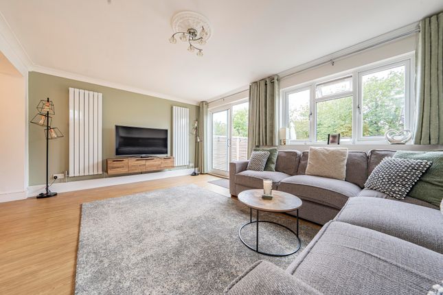 310, Long Drive, South Ruislip photo 4