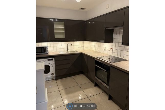 Flat, B Belvedere Road Waterloo, London photo 2