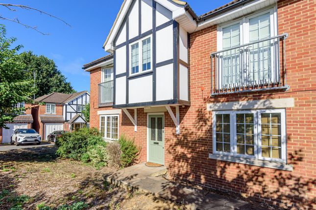 Thumbnail Flat for sale in Amber Close, County Gate, New Barnet