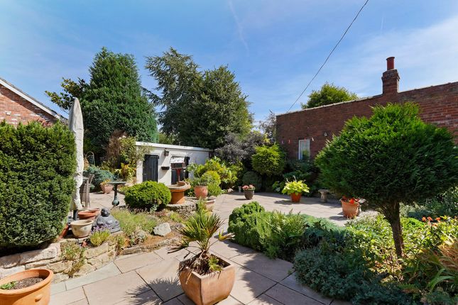 8, Mansfield Road, Worksop photo 4