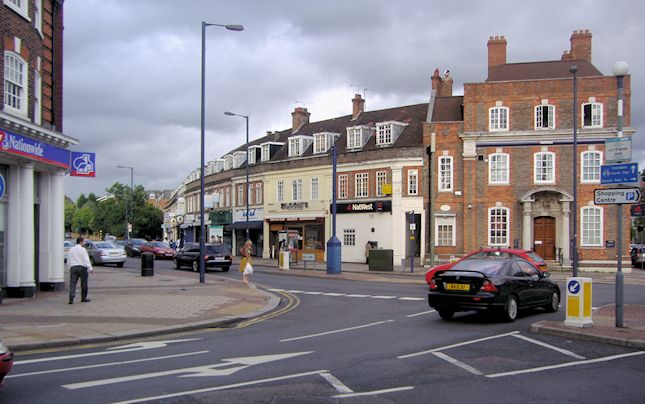 225e, Hale Lane, Edgware photo 3
