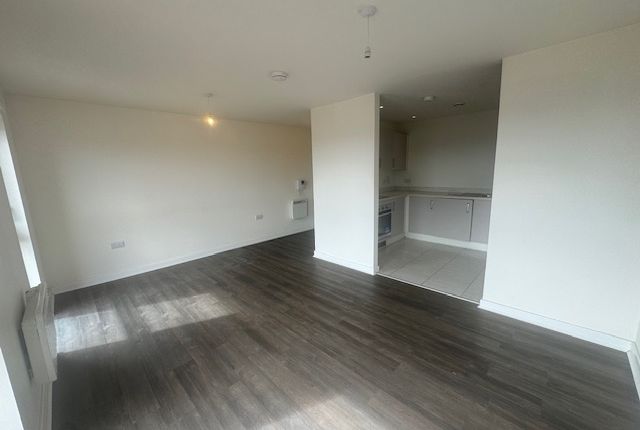 18, NORTHAMPTON photo 3