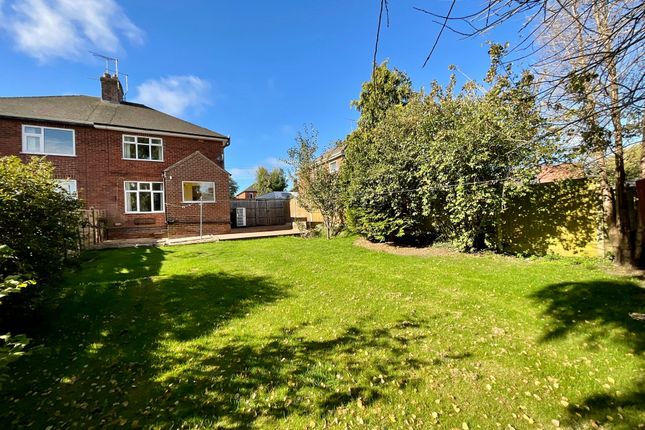 9 Greenfield Crescent, Stoke-On-Trent photo 4