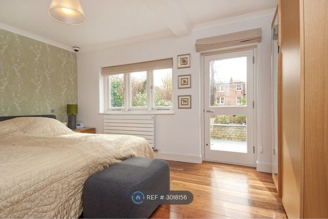 Flat, Fawley Road, London photo 4