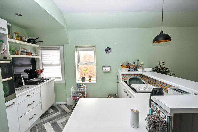 6, Helensgate, 34 Upper Avenue, Eastbourne photo 3