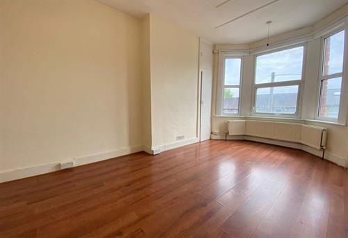 Thumbnail Room to rent in Chelmsford Road, London