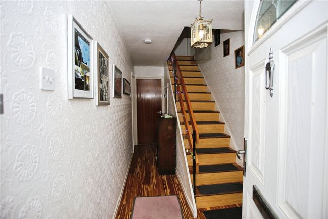 1, Alderwood Avenue, Stockport photo 2