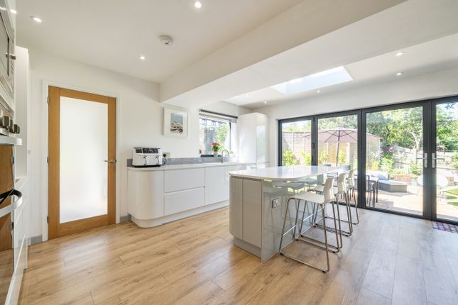 16, Larch Close, Winchester photo 3
