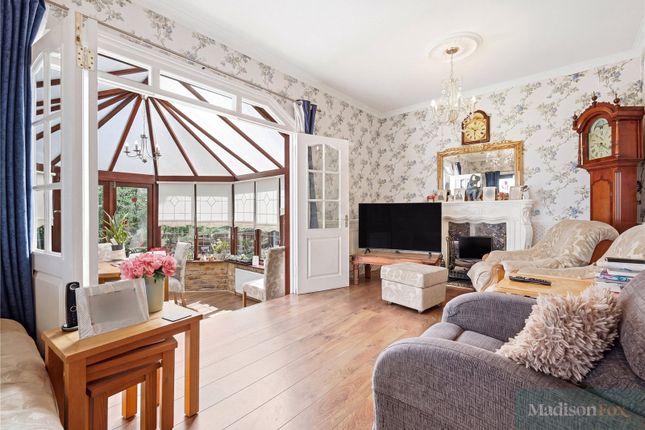 4, Hilltop View, Essex photo 4