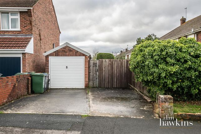 12, Clarendon Drive, Swindon photo 2