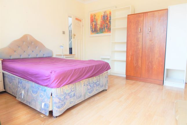Thumbnail Room to rent in Beaford Grove, London