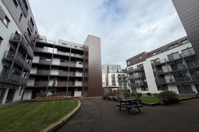 Apt 33, Advent 2/3, Ancoats photo 4