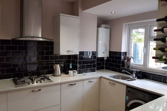 29, Priory Crescent, Sutton photo 3