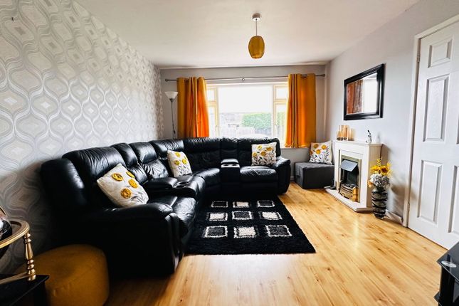 24, Fern Grove, Lincoln photo 4