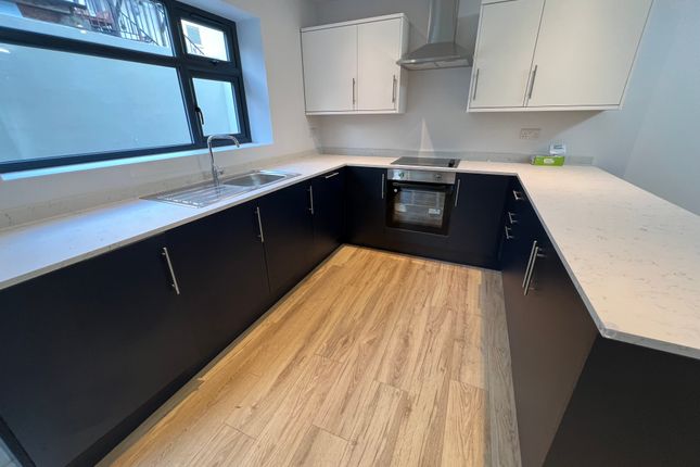 Flat to rent in Townsend Road, Southall
