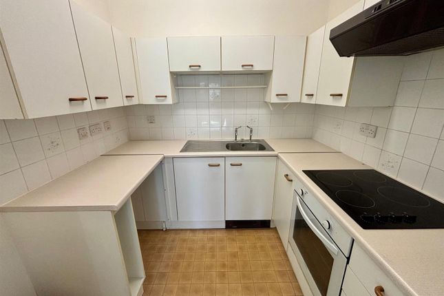 3 Raleigh Court, Polebarn Road, Trowbridge photo 4