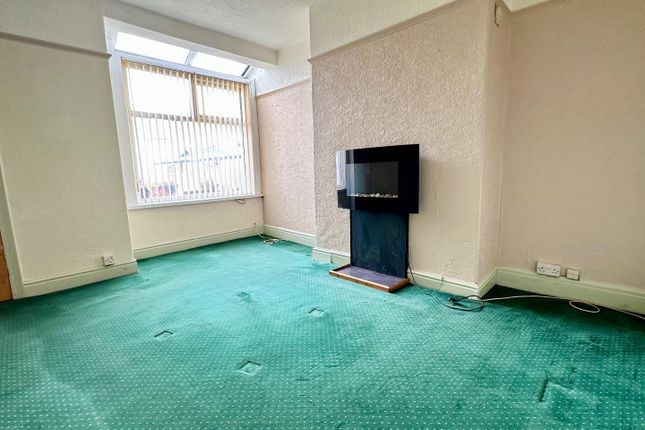 28, Beach Road, Thornton-Cleveleys photo 3