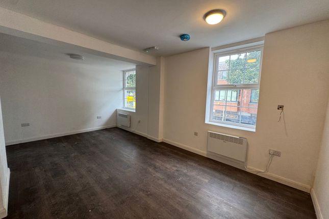 Flat 2, 63b High Street, Ruislip photo 2