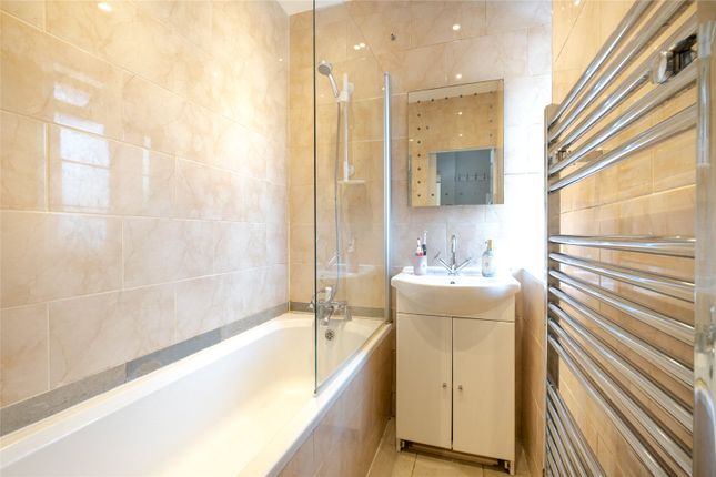 Flat 2, Drew House,, Leigham Avenue, London photo 4