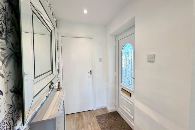 3, Ferndale Road, Torquay photo 4