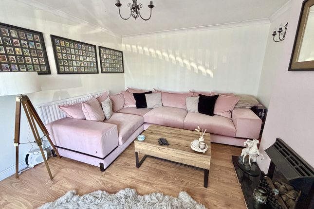 122, Neath Road, Swansea photo 4