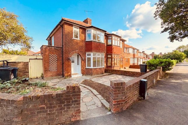 5-bed detached on Whitton Avenue East, Greenford, £5,000/mo