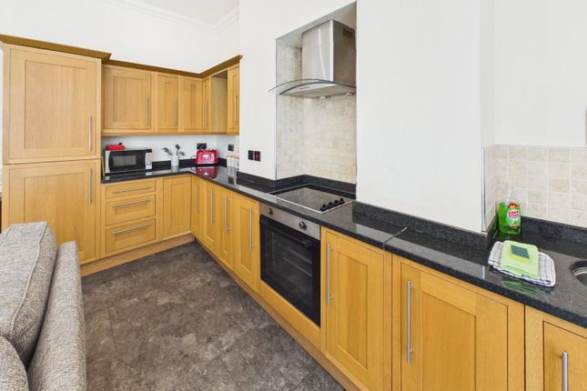 County Hotel,Flat 4, North Road, Whitby photo 3