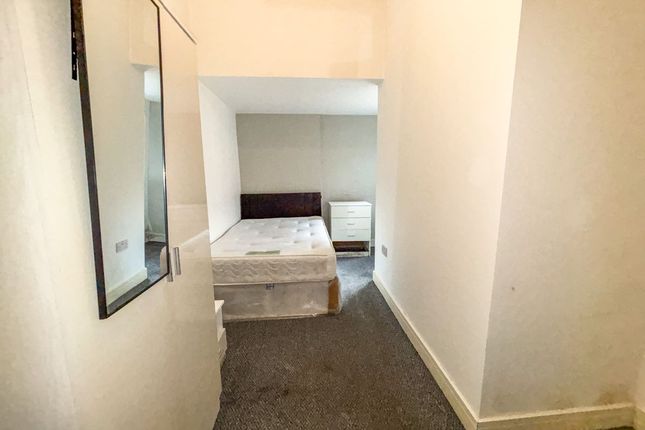 Room 2, 9 Cotesheath Street, Stoke-on-Trent photo 3