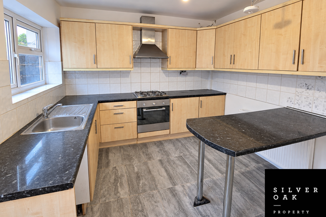 17 Bond Avenue, Llanelli photo 3