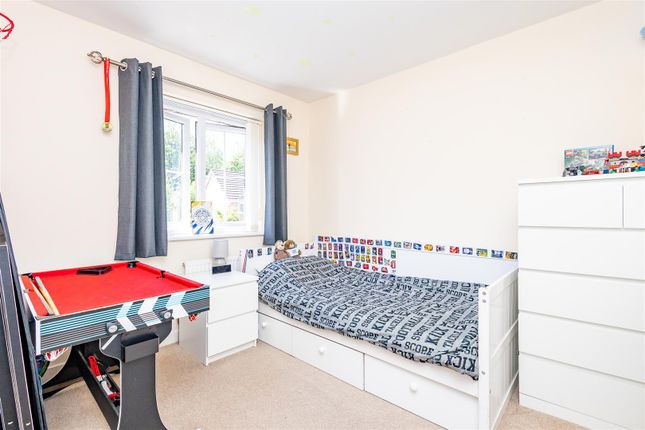 5, Farleigh Court, Chorley photo 3