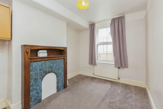 Town house for sale in Newbury Street, Wantage