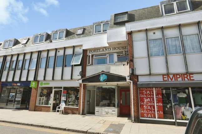 1-bed flat on High Street, Kent, £90,000