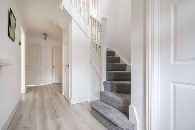 17 Romsey Close, Ashford photo 2
