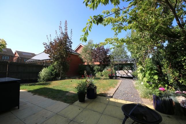 37 Claypit Copse, Southampton photo 4