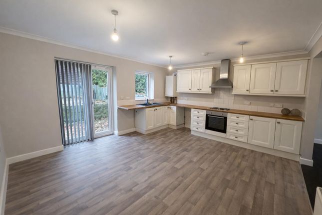 49a, Wheathead Lane, Keighley photo 4