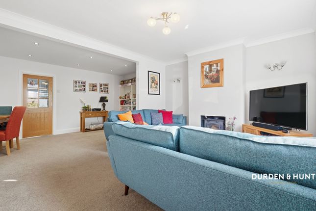 4 Fairfield Road, Ongar photo 3