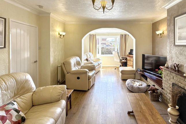 34 Hingham Road, Attleborough photo 3